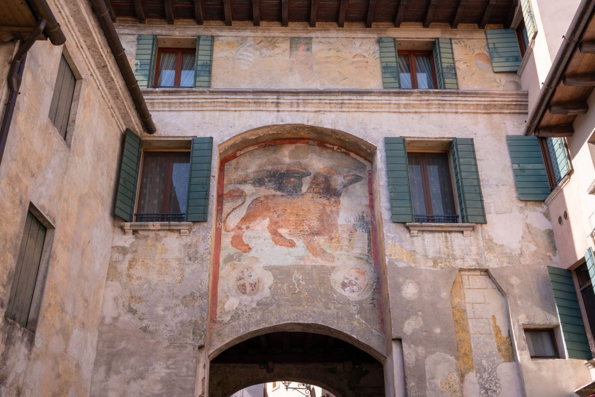 Porta del Monticano or del Leone